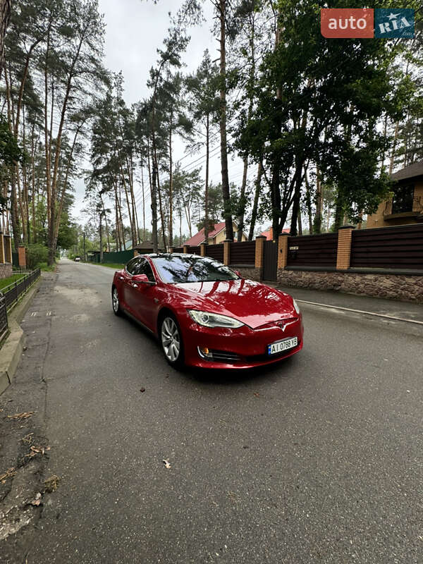Лифтбек Tesla Model S 2014 в Киеве