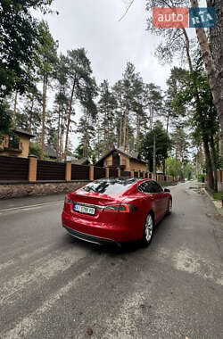 Лифтбек Tesla Model S 2014 в 