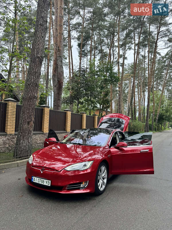 Лифтбек Tesla Model S 2014 в Киеве
