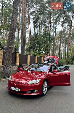Лифтбек Tesla Model S 2014 в 