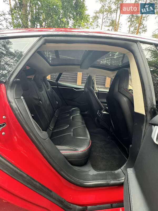 Лифтбек Tesla Model S 2014 в Киеве
