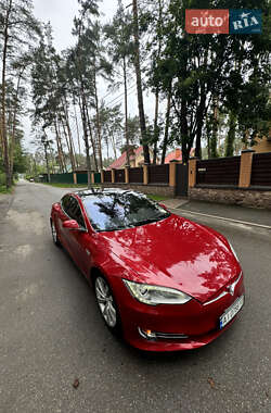 Лифтбек Tesla Model S 2014 в 