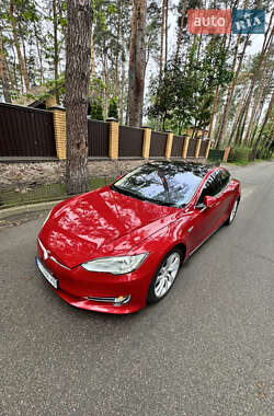 Лифтбек Tesla Model S 2014 в 