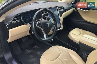 Лифтбек Tesla Model S 2015 в 