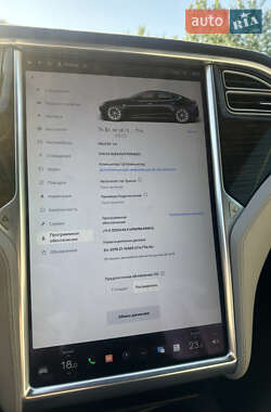 Лифтбек Tesla Model S 2015 в 