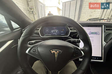 Лифтбек Tesla Model S 2015 в 