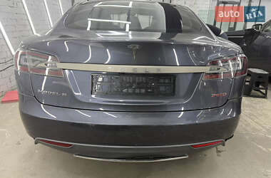 Лифтбек Tesla Model S 2015 в 