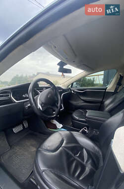 Лифтбек Tesla Model S 2014 в 