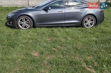 Лифтбек Tesla Model S 2014 в 