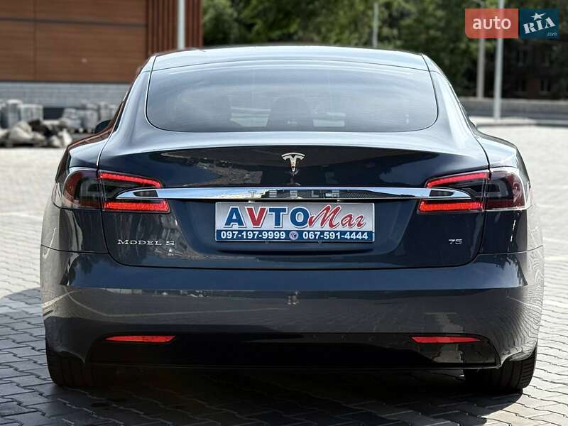 Лифтбек Tesla Model S 2017 в Кривом Роге
