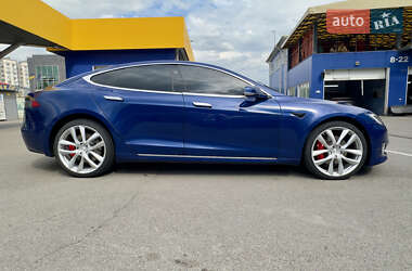Лифтбек Tesla Model S 2019 в 