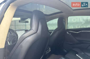 Лифтбек Tesla Model S 2016 в 