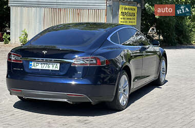 Лифтбек Tesla Model S 2013 в 