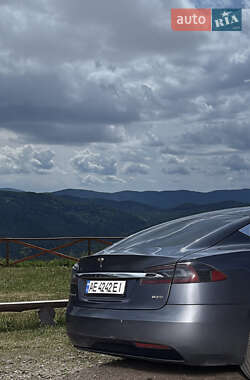Ліфтбек Tesla Model S 2016 в Львові