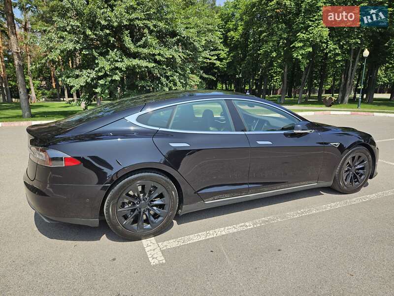 Лифтбек Tesla Model S 2015 в Харькове