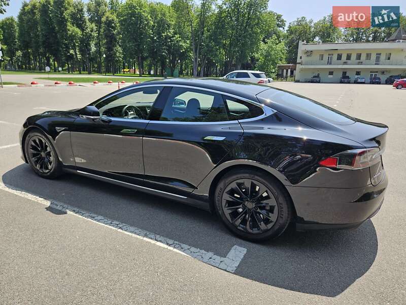 Лифтбек Tesla Model S 2015 в Харькове