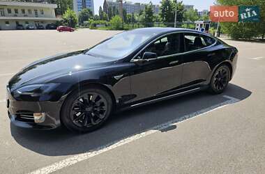 Лифтбек Tesla Model S 2015 в 