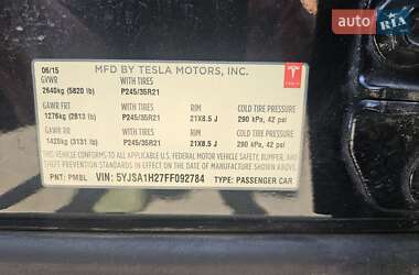 Лифтбек Tesla Model S 2015 в 