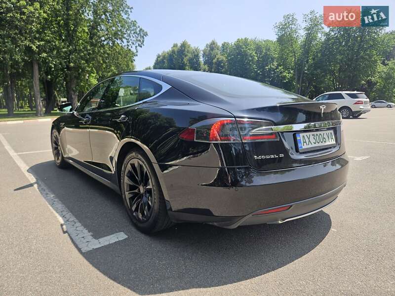 Лифтбек Tesla Model S 2015 в Харькове