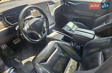 Лифтбек Tesla Model S 2015 в 