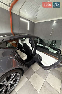 Лифтбек Tesla Model S 2022 в 