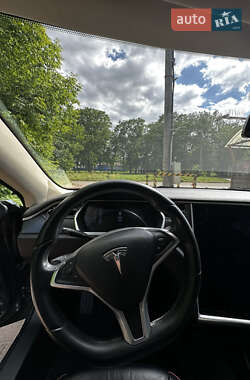 Лифтбек Tesla Model S 2013 в 