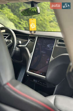 Лифтбек Tesla Model S 2013 в 