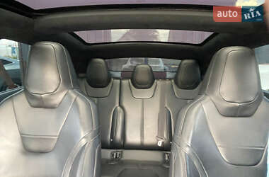 Лифтбек Tesla Model S 2015 в 
