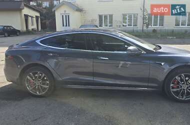 Лифтбек Tesla Model S 2017 в Ивано-Франковске