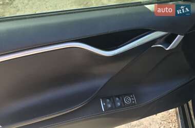 Лифтбек Tesla Model S 2017 в Ивано-Франковске