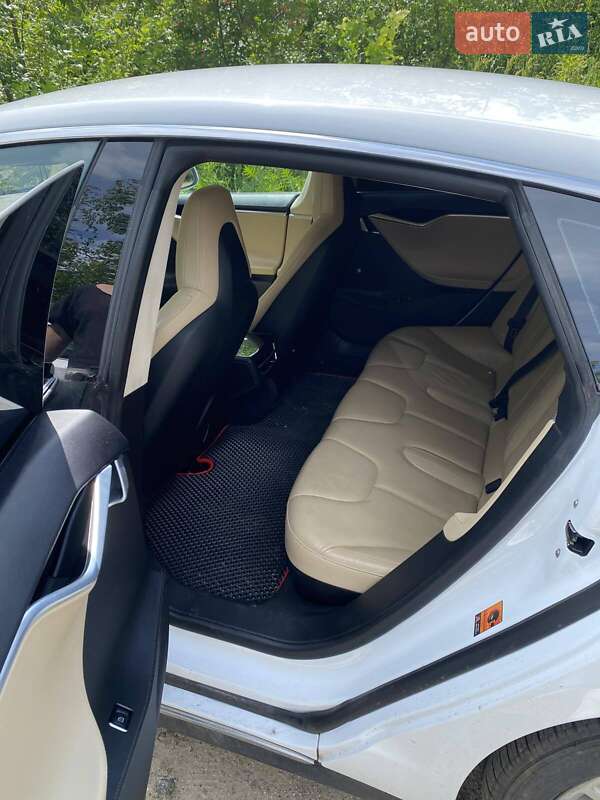 Ліфтбек Tesla Model S 2014 в Харкові