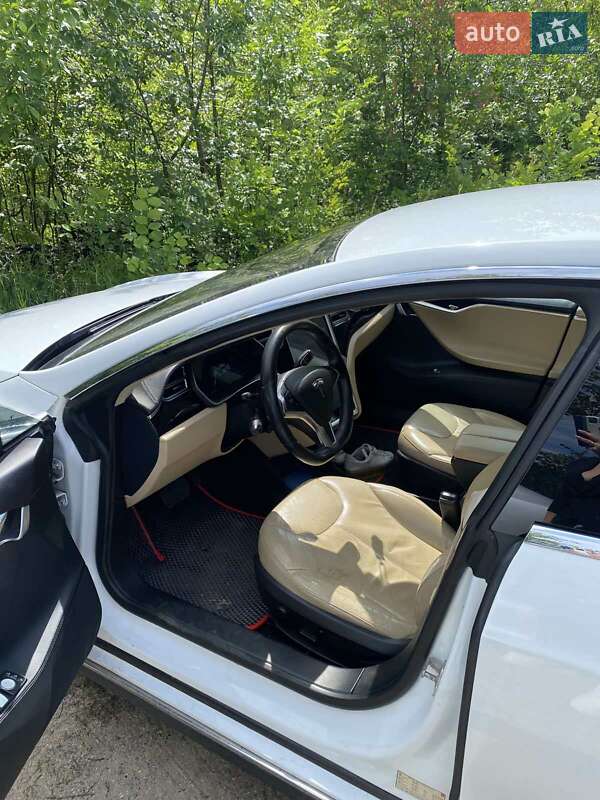 Ліфтбек Tesla Model S 2014 в Харкові