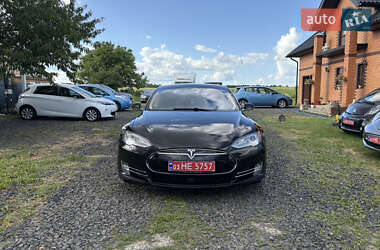 Лифтбек Tesla Model S 2015 в Луцке
