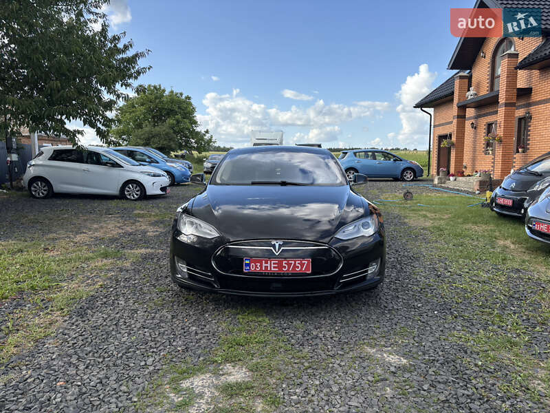 Tesla Model S 2015