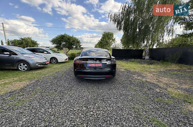 Лифтбек Tesla Model S 2015 в 