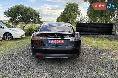 Лифтбек Tesla Model S 2015 в 