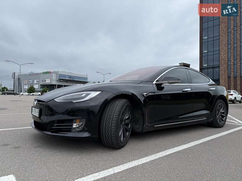 Лифтбек Tesla Model S 2019 в Киеве