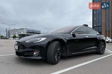 Лифтбек Tesla Model S 2019 в 