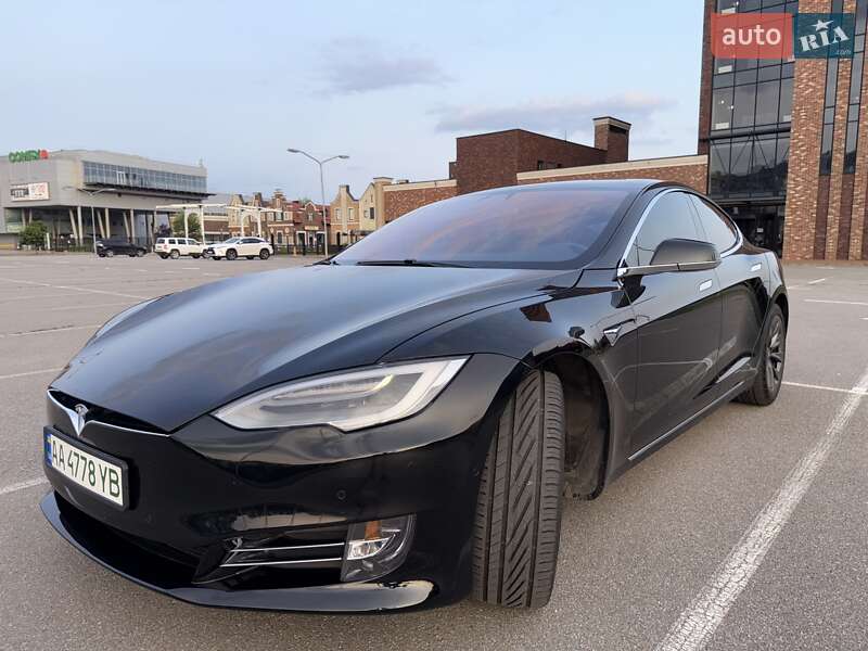 Лифтбек Tesla Model S 2019 в Киеве