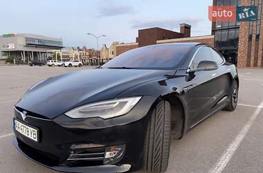 Лифтбек Tesla Model S 2019 в 
