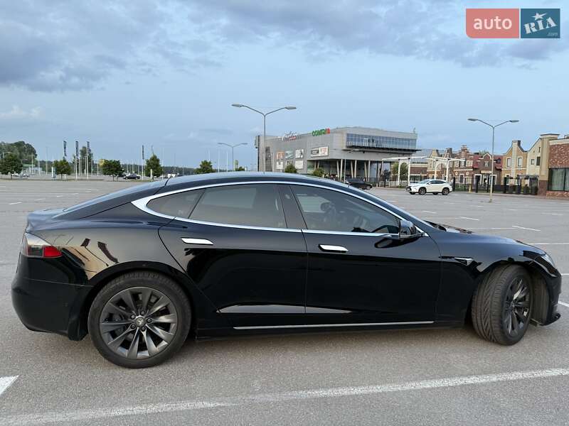 Лифтбек Tesla Model S 2019 в Киеве