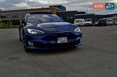 Лифтбек Tesla Model S 2016 в 