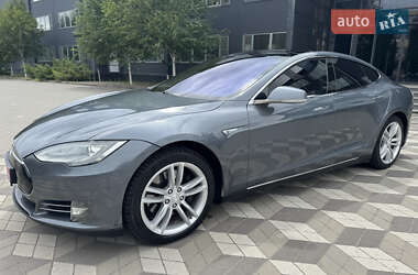 Лифтбек Tesla Model S 2014 в 