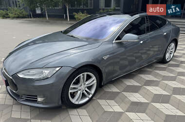 Лифтбек Tesla Model S 2014 в 