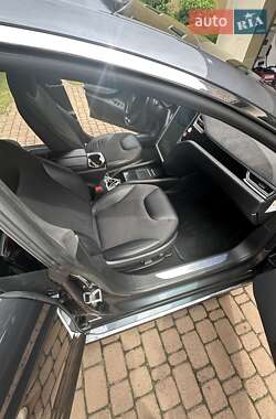 Лифтбек Tesla Model S 2015 в 
