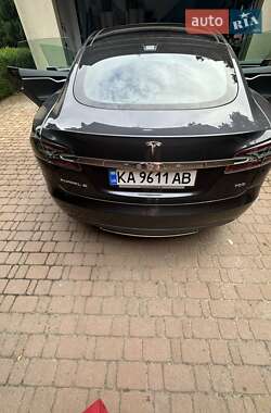 Лифтбек Tesla Model S 2015 в 
