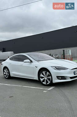 Лифтбек Tesla Model S 2020 в 