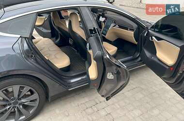 Лифтбек Tesla Model S 2015 в 