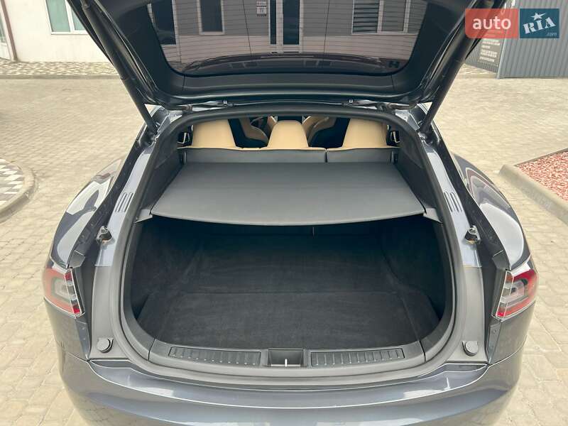 Ліфтбек Tesla Model S 2015 в Софіївській Борщагівці