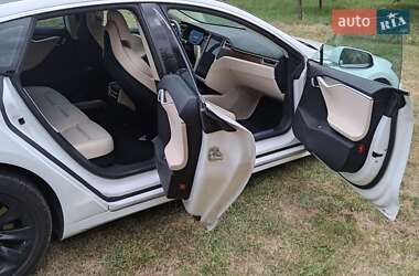 Лифтбек Tesla Model S 2017 в 